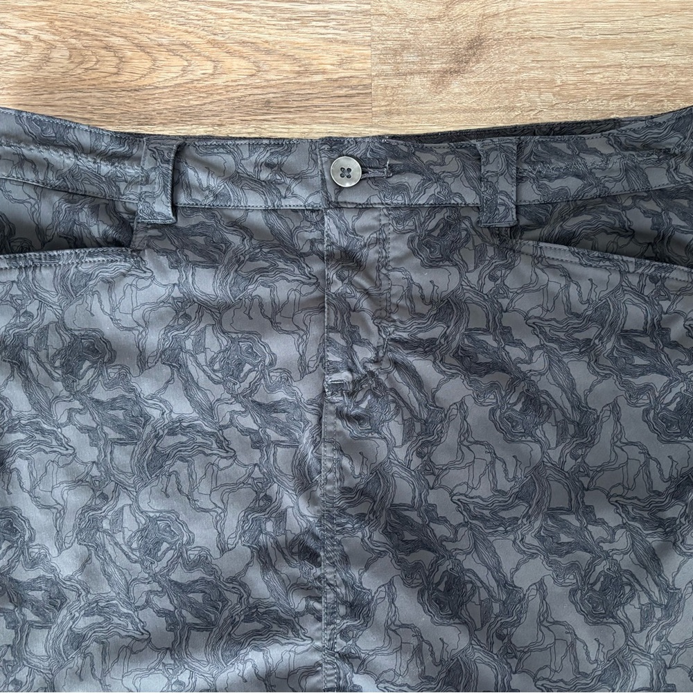 Eddie Bauer skort size 8 black gray pattern. Preloved. Good condition. - Picture 6 of 11